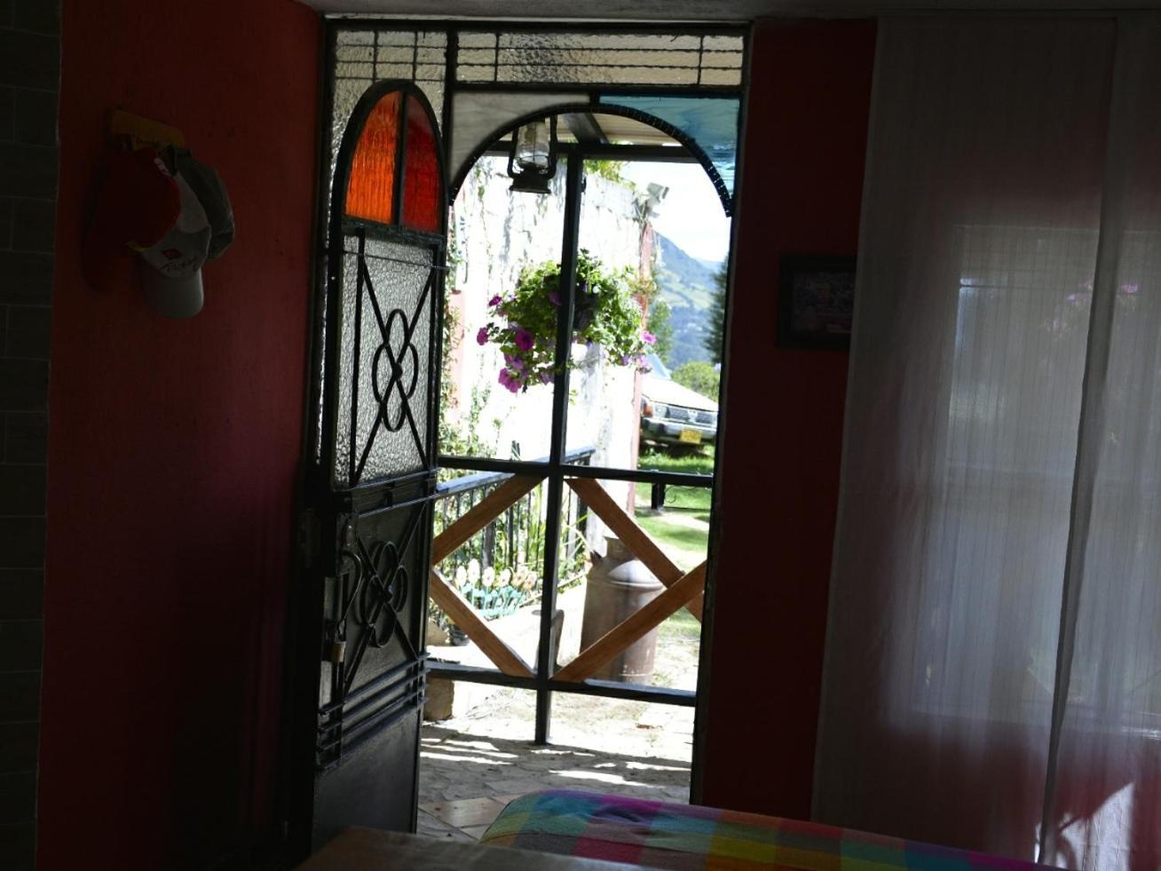 El Pedregal Sopo Bed and Breakfast Værelse billede